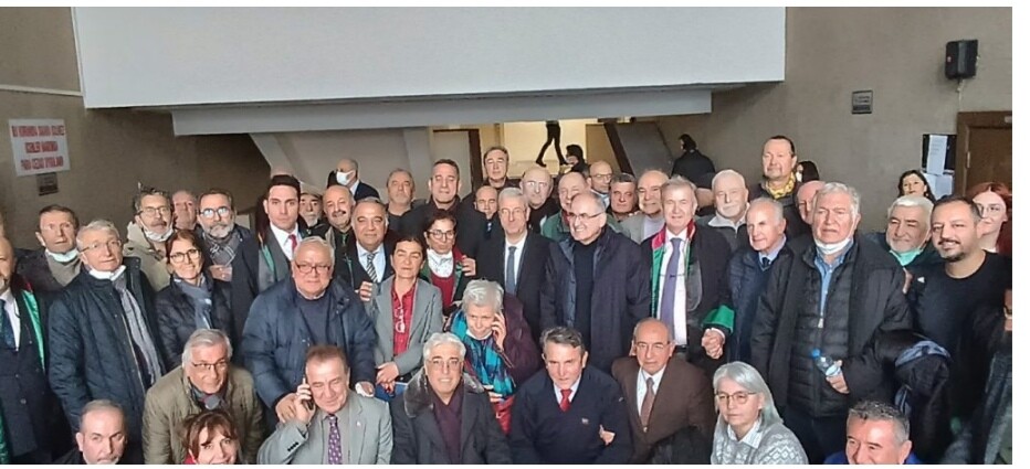 Amirallere Oybirliğiyle Beraat