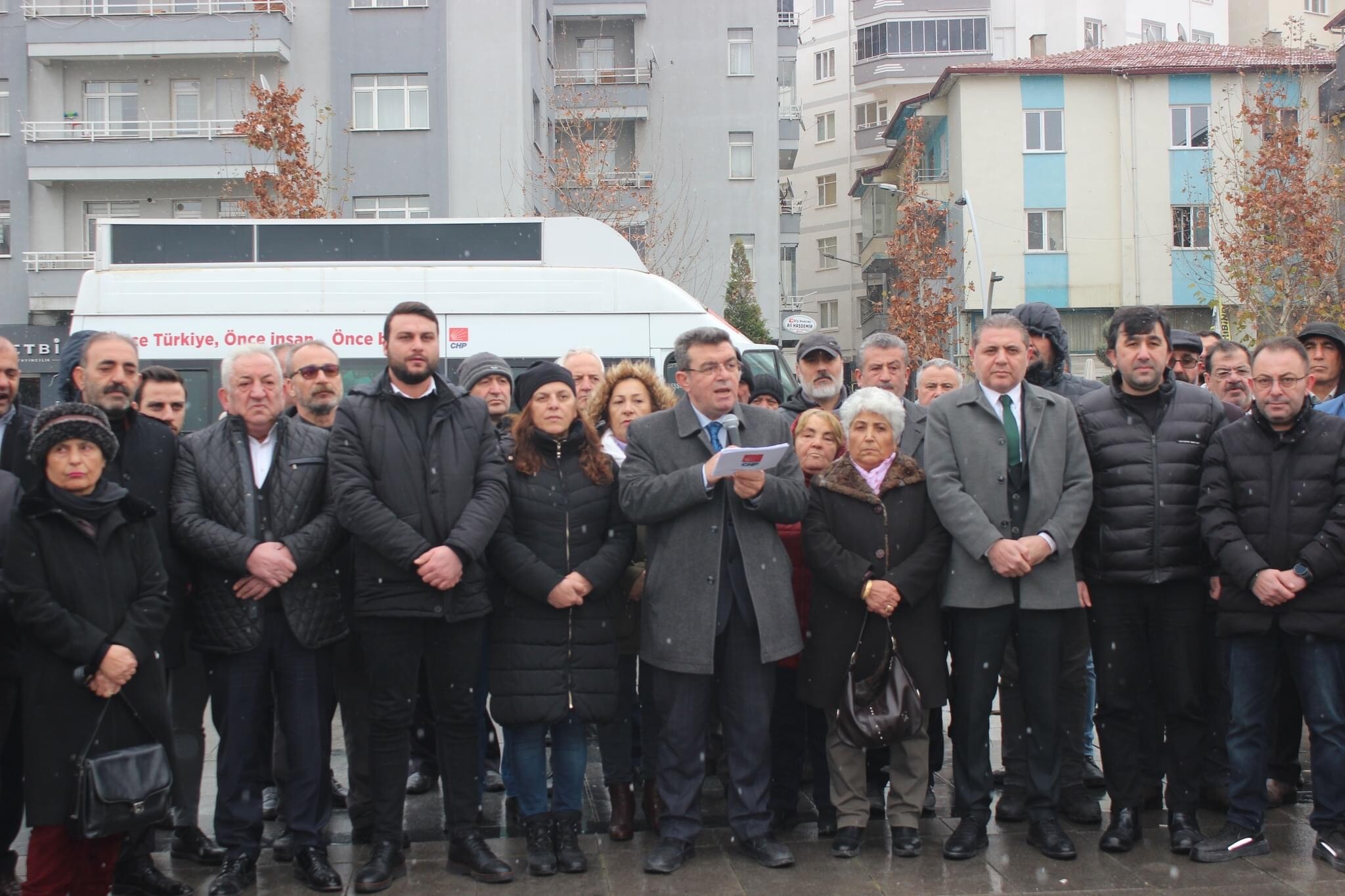 “EMEKLİ VE MEMURUN<br>KAYIPLARINI TELAFİ EDECEĞİZ”