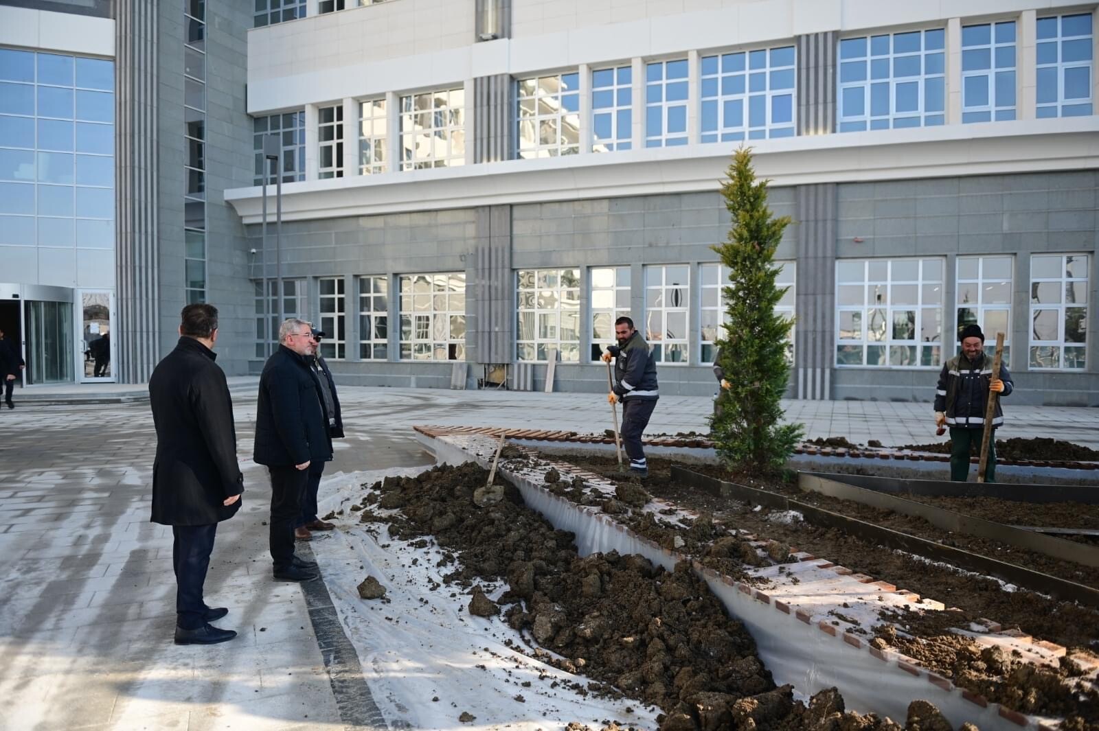 8 MÜDÜRLÜK, YENİ BİNADA<br>HİZMET VERMEYE BAŞLADI