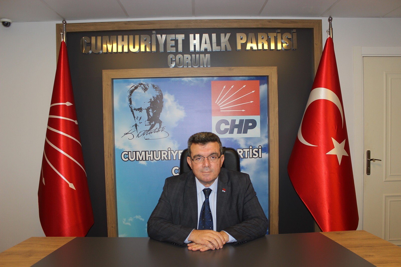 Ümit Er: “halkın da bir defteri var”