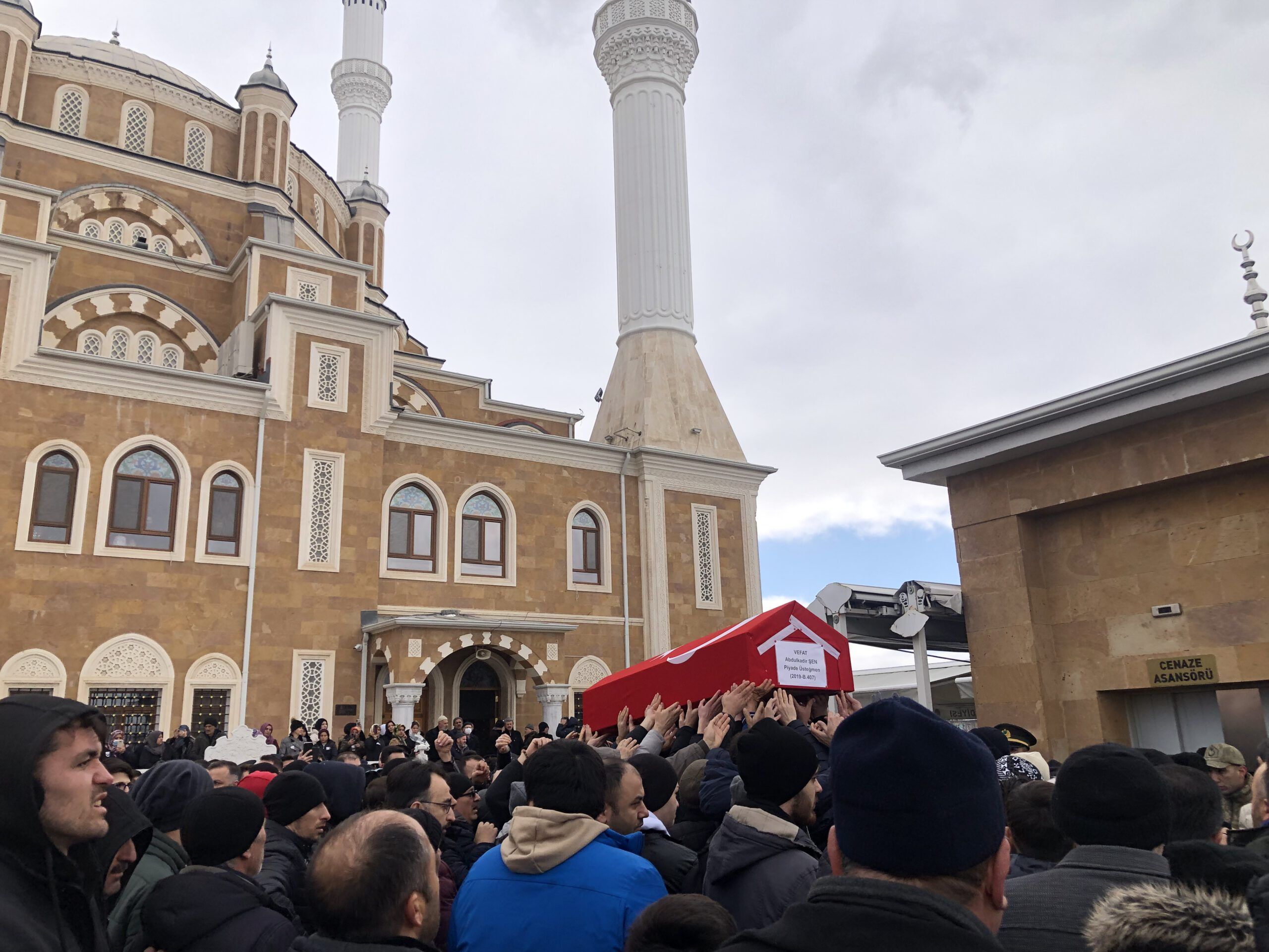 EN ZOR GÖREV, OĞLUNUN CENAZE NAMAZINI KILDIRDI