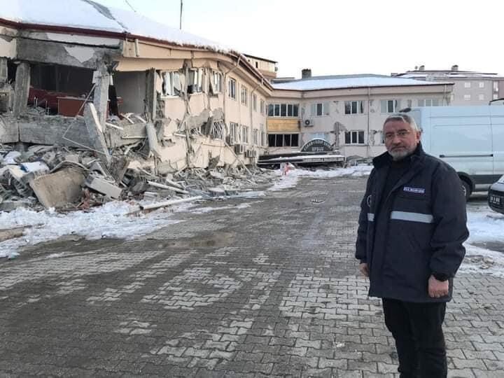 BAŞKAN AŞGIN, “MAAŞINI” BAĞIŞLADI<br>GÜN BİRLİK VE DAYANIŞMA GÜNÜDÜR