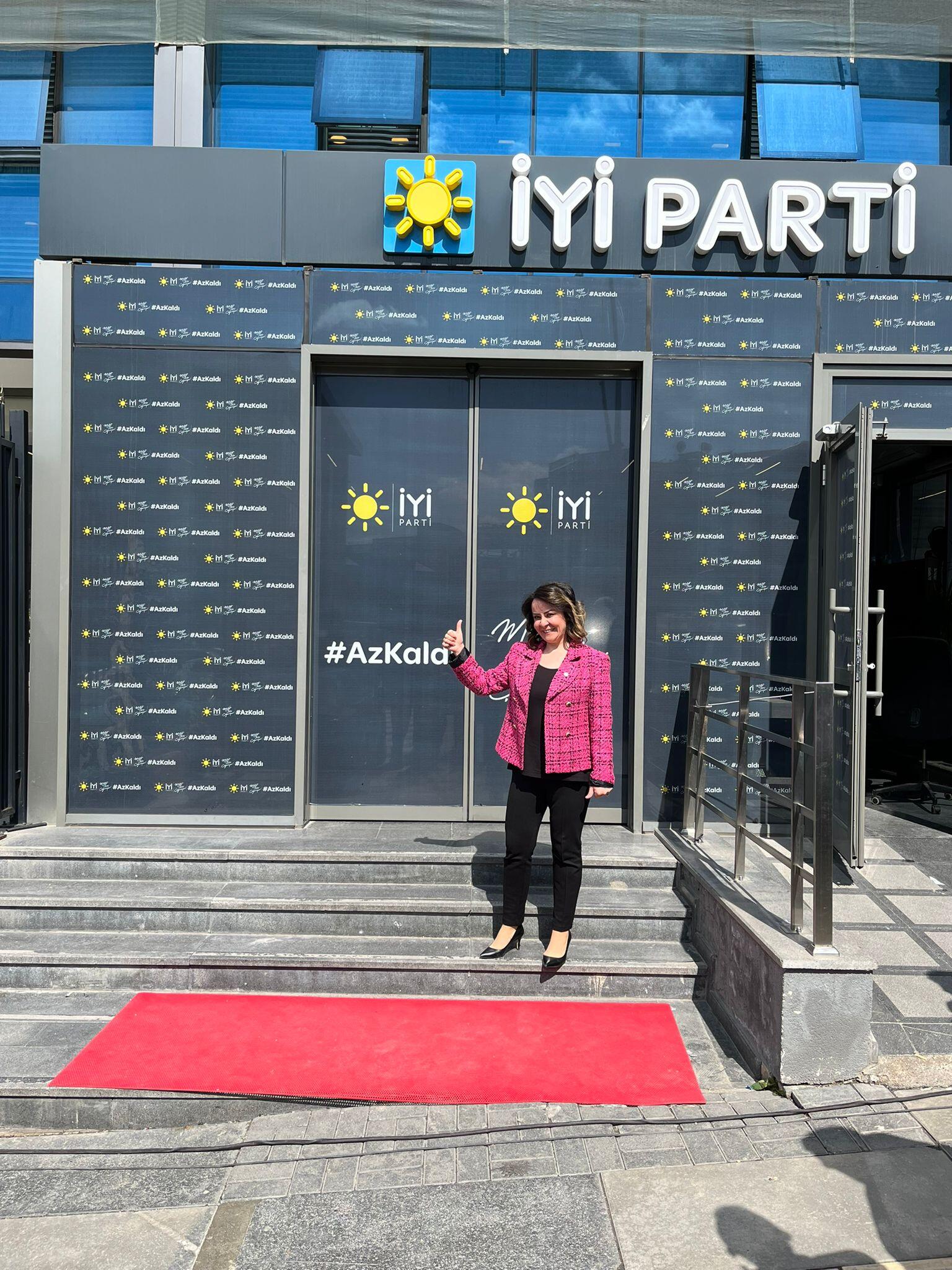 SİNEM SARI ADAY ADAYLIĞINI BUGÜN AÇIKLIYOR