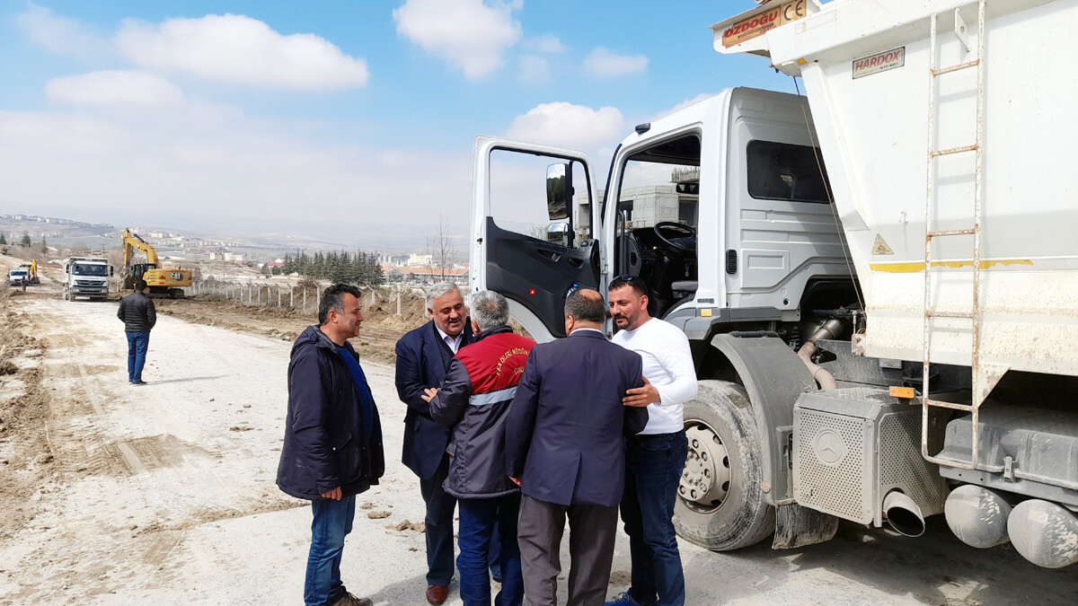 <strong>RECEP GÜR’DEN BAŞKAN AŞGIN’A YOL TEŞEKKÜRÜ</strong>