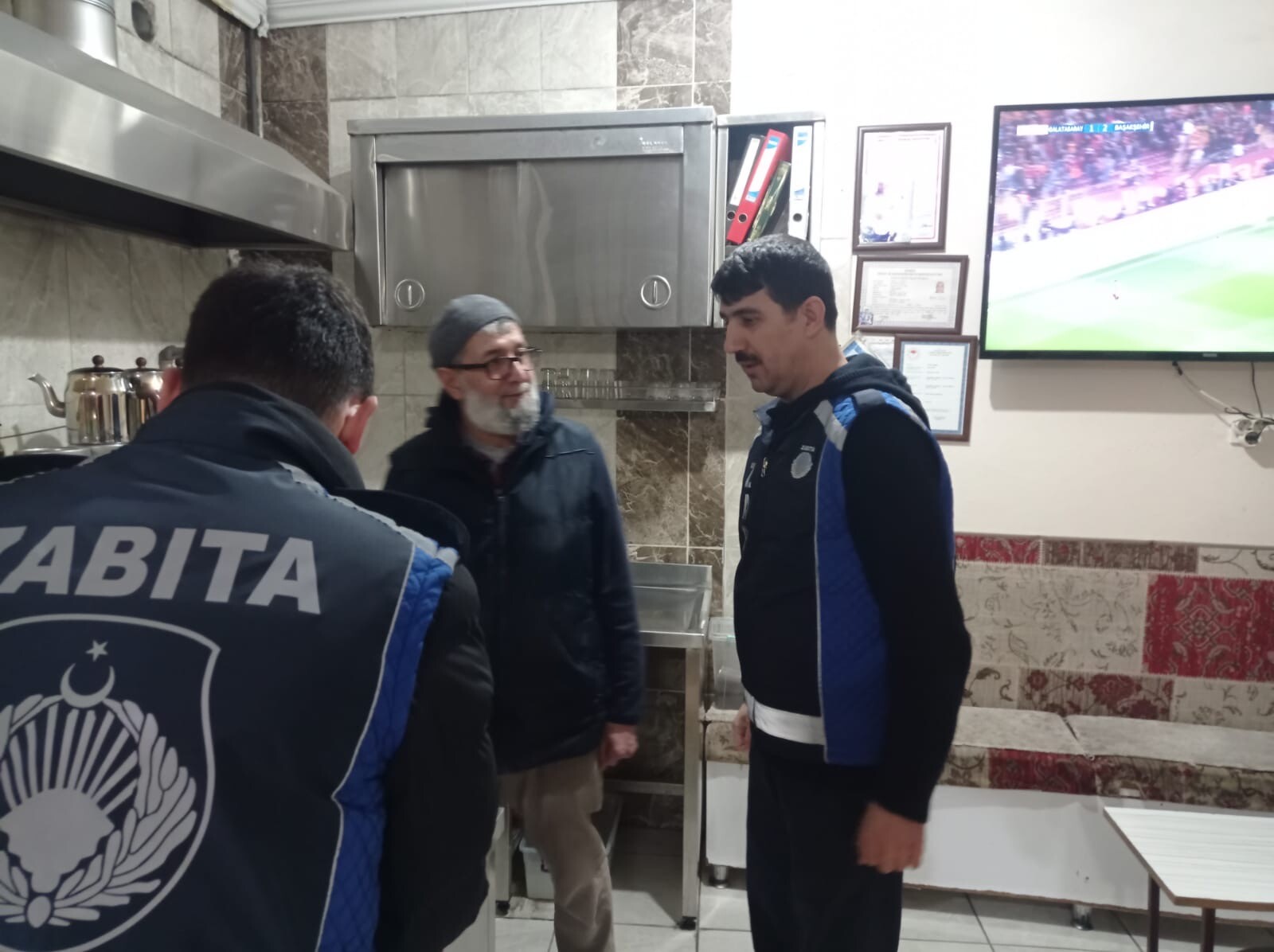 Zabıta, çay ocaklarını denetledi