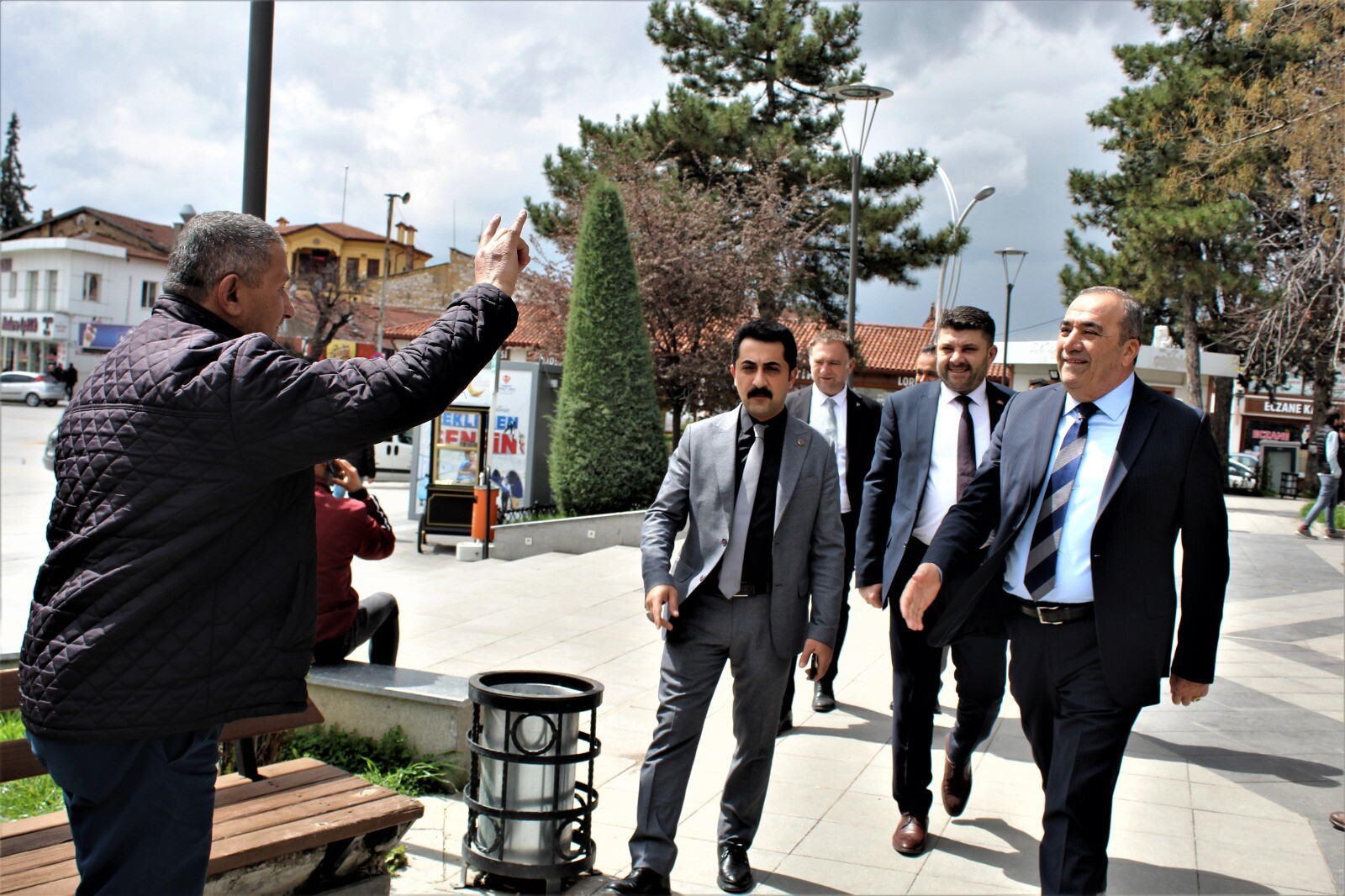 KAYRICI, GÖNÜLLERE DOKUNDU