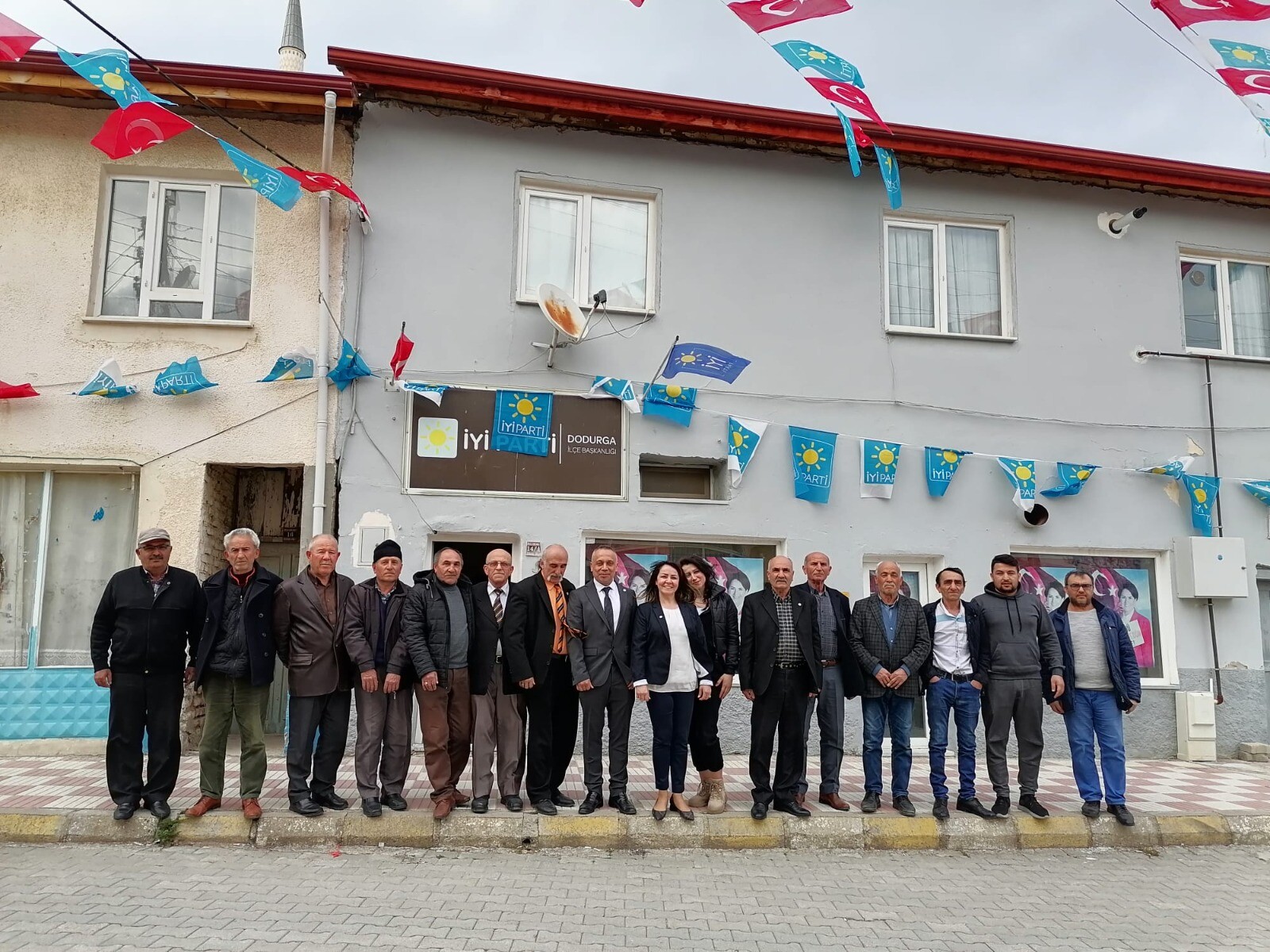 SİNEM SARI, DODURGA’DAESNAFI VE HALKI DİNLEDİ