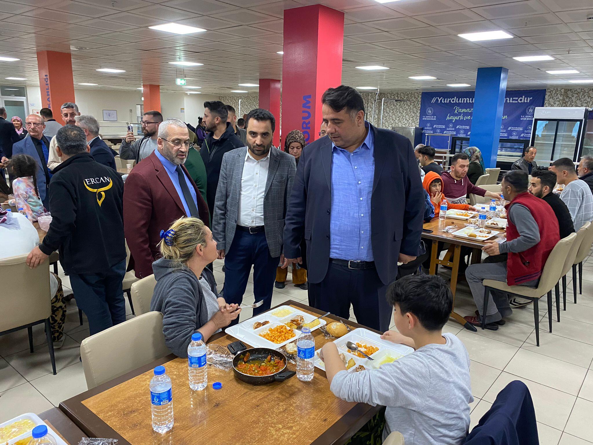 OĞUZHAN KAYA, DEPREMZEDE AİLELERİ ZİYARET ETTİ