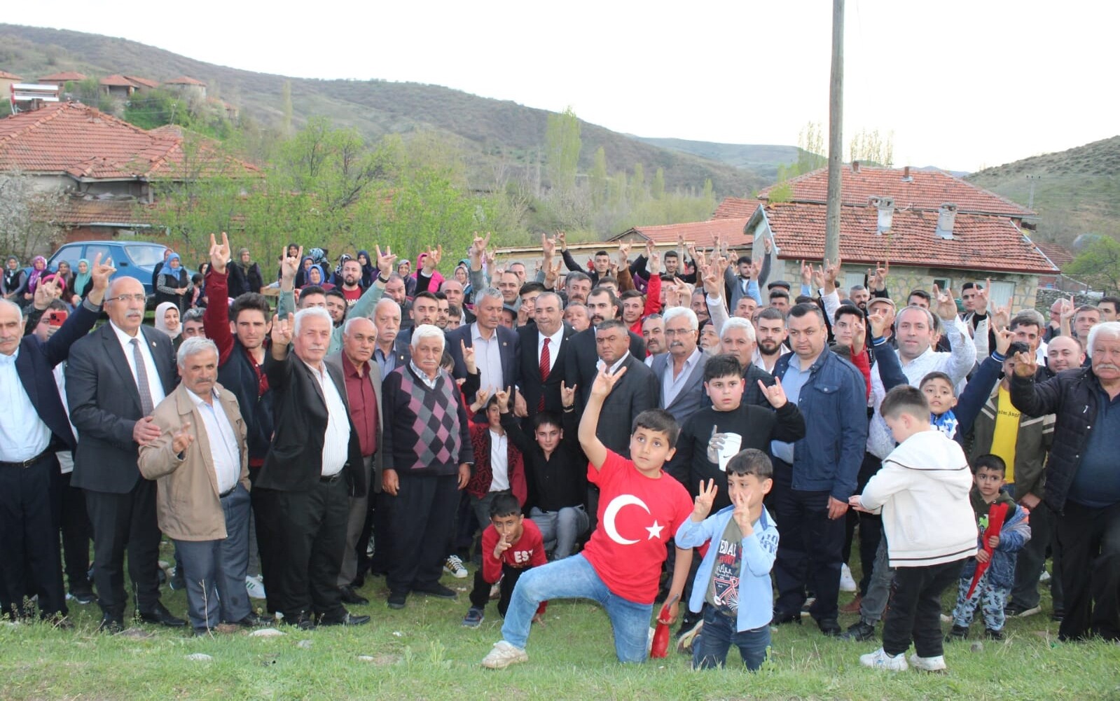 KAYRICI, KÖYÜNDE VEKİL GİBİ KARŞILANDI