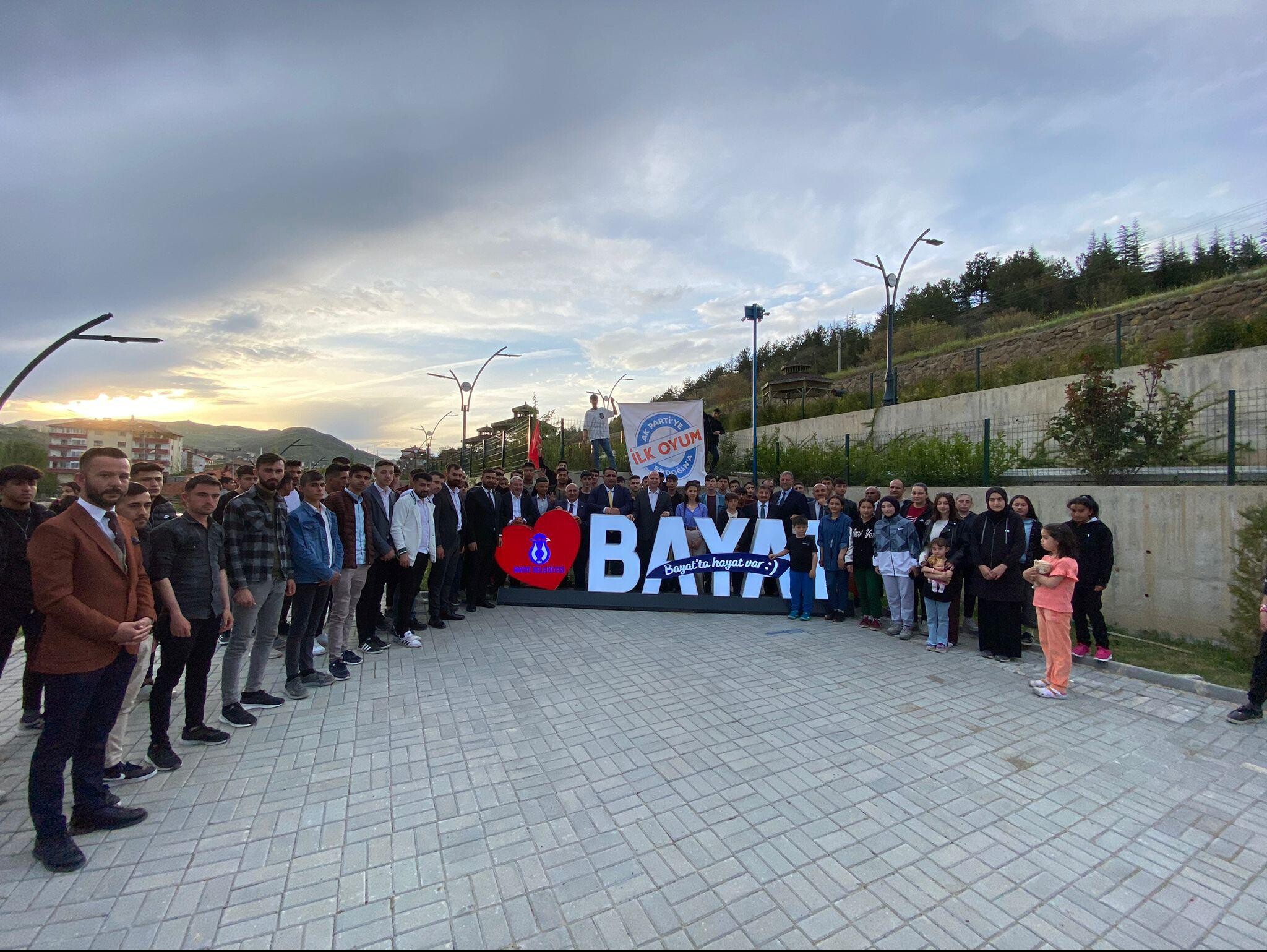 KAYA: GENÇLER ARAŞTIRIYOR SORGULUYOR AK PARTİ DİYOR RECEP TAYYİP ERDOĞAN DİYOR