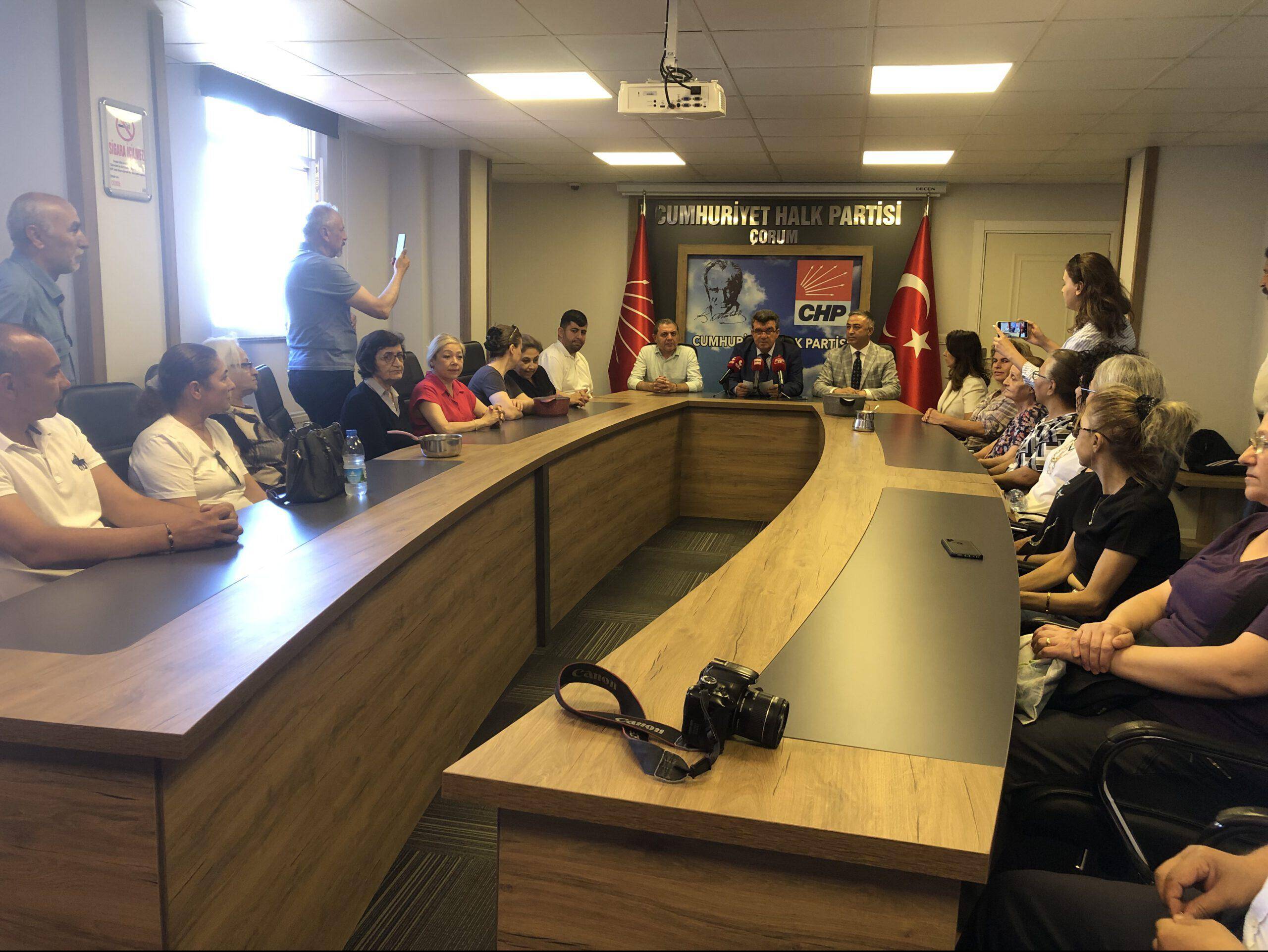 AKP iktidarında iki Türkiye var: biri Saray’ın Türkiye’si, diğeri ise vatandaşın Türkiye’si!..