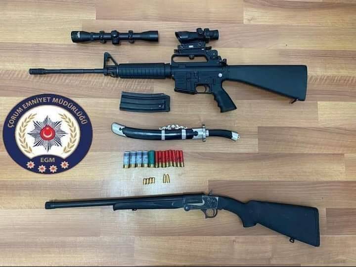 EMNİYETTEN DÜĞÜN MAGANDASININ ARACINA VE EVİNE BASKIN