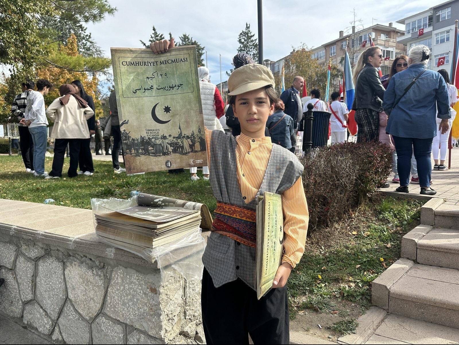 Belediye, “Cumhuriyet Mecmuası” dağıttı