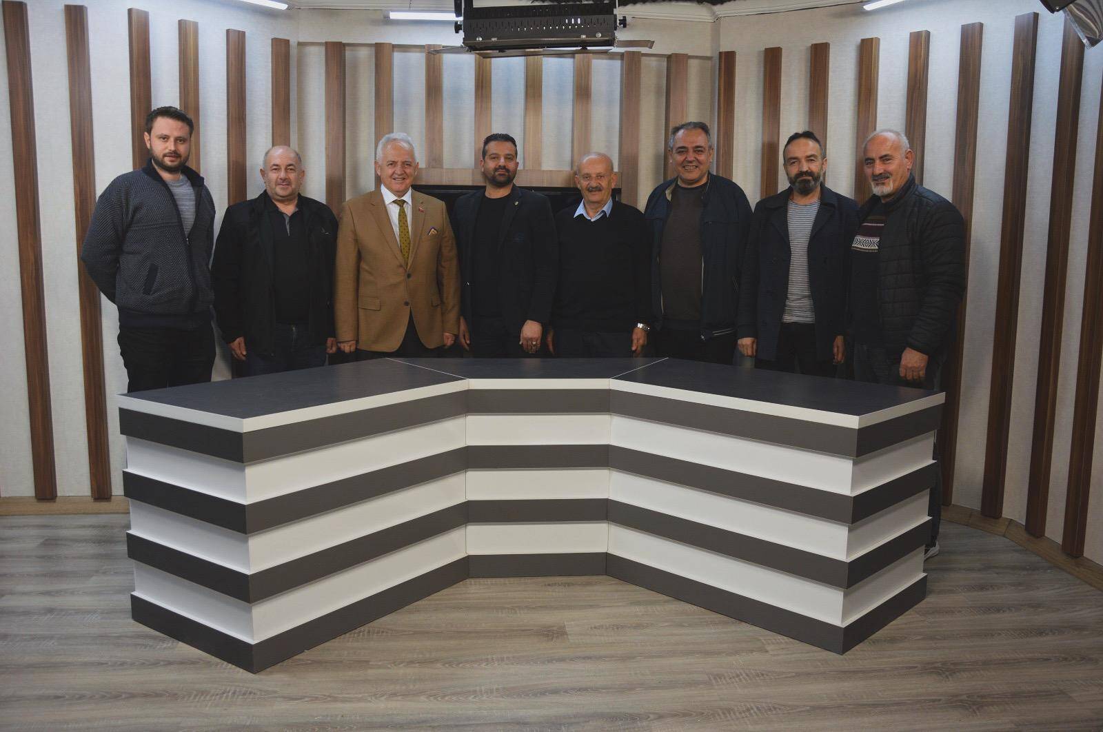 ATEŞ VE ÖZCAN’DAN ÇORUMBASIN DERNEĞİ’NE KUTLAMA