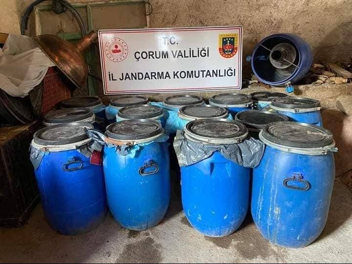 900 LİTRE KAÇAK İÇKİ ELE GEÇİRİLDİ