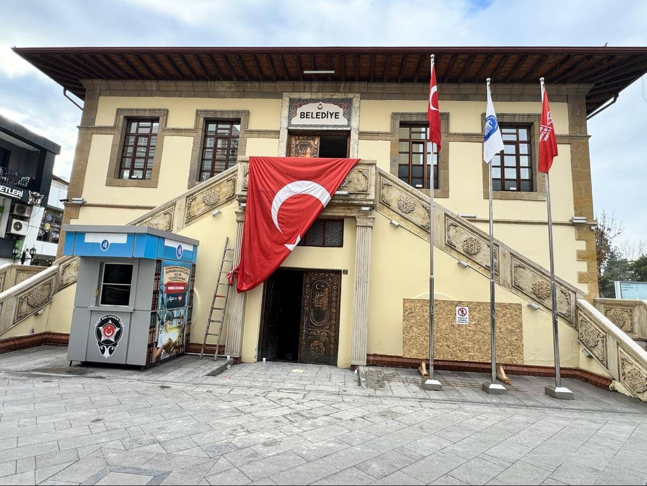 TARİHİ TAŞ BİNAKÜTÜPHANE OLUYOR