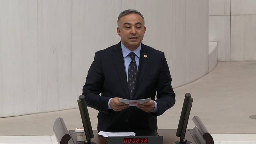 “İktidarın verip de tutmadığı sözler Gezeravcı’nın mekiğine kadar yol olur”