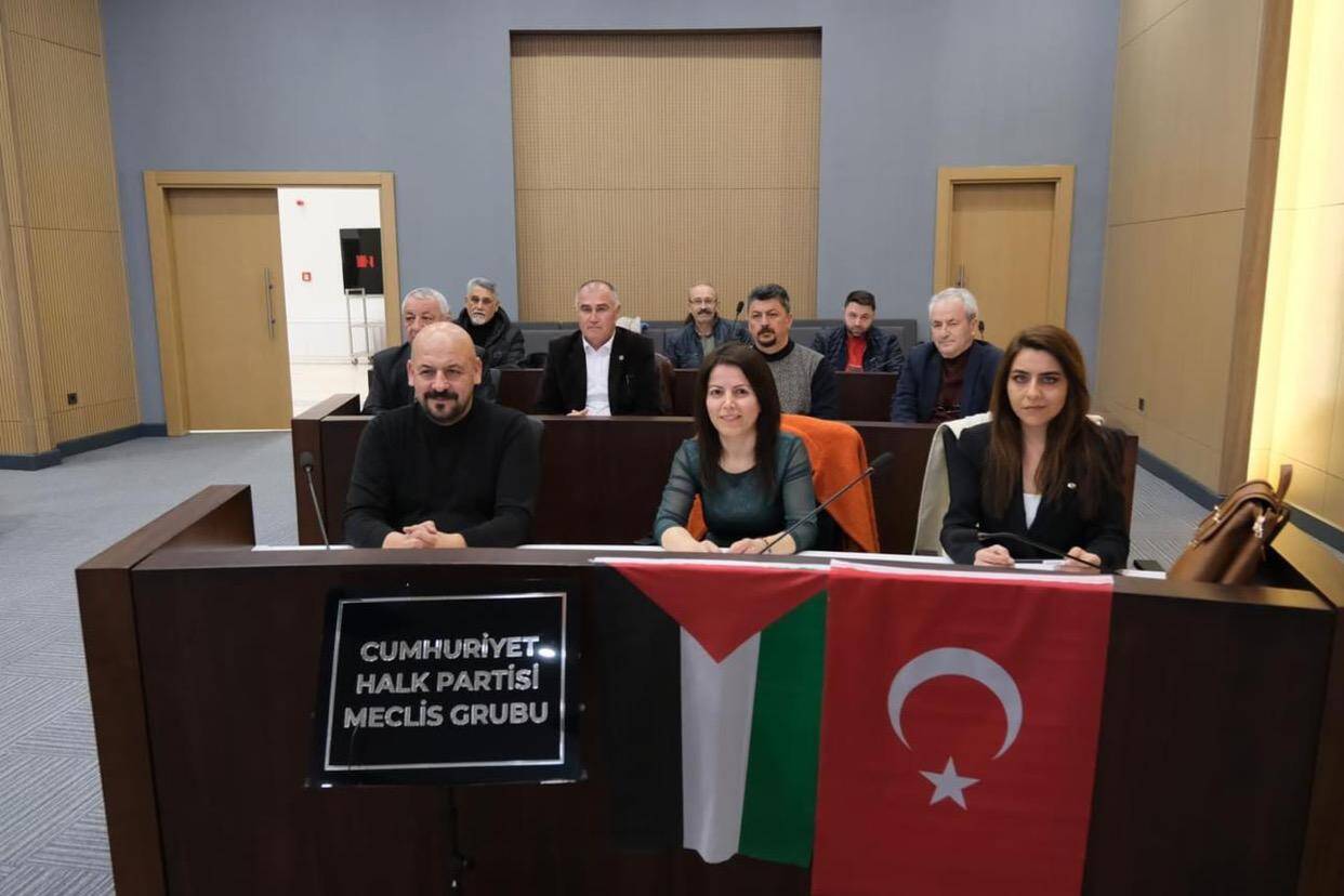 BELEDİYE MECLİSİ TOPLANTISINDA ‘ATIF HOCA’ TARTIŞMASI