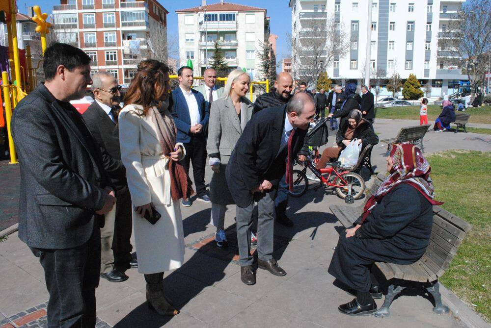 CHP ADAYI ÇÖPHÜSEYİNOĞLU’NABAĞCILAR’DA SICAK KARŞILAMA