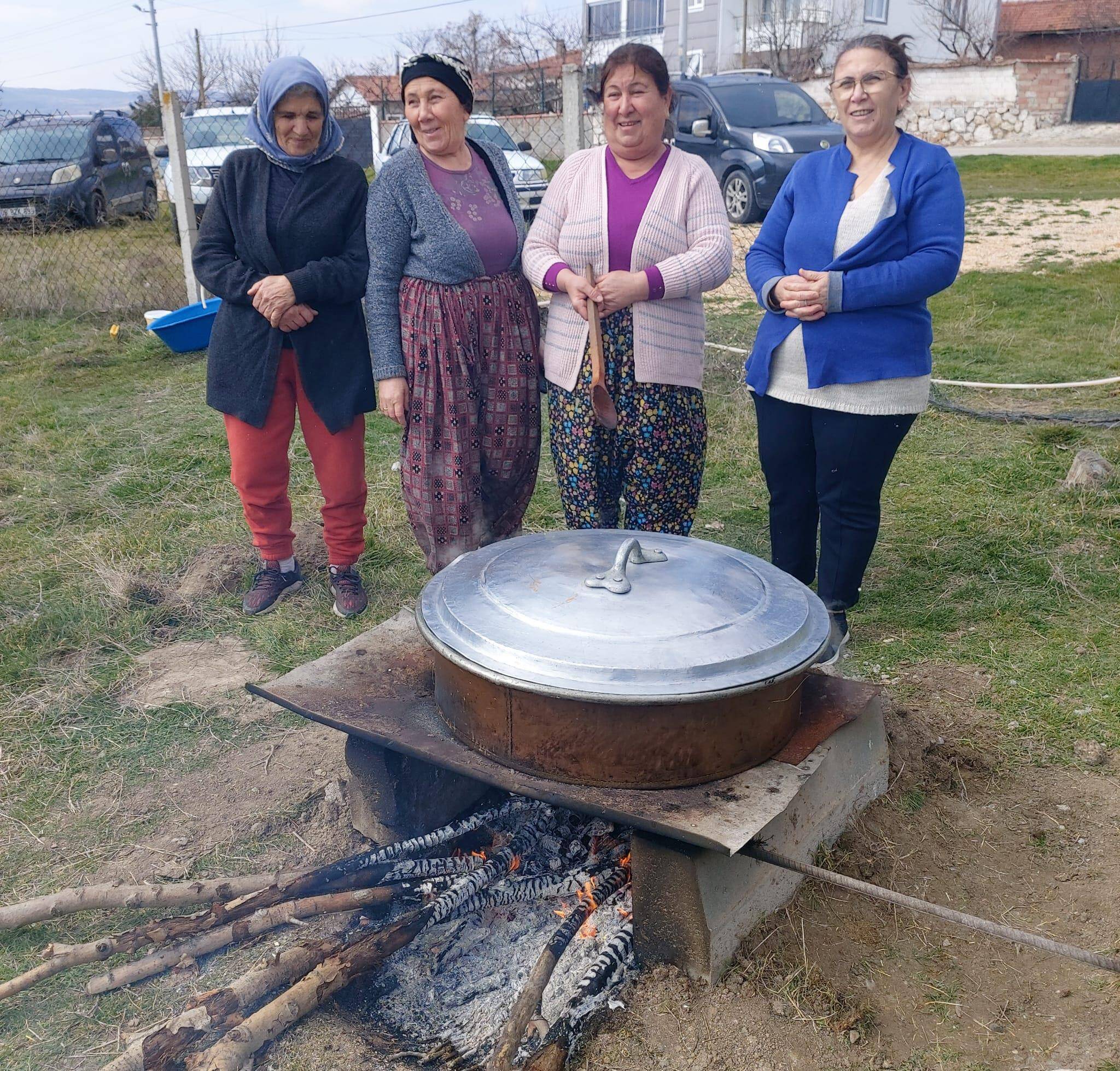 ÖMERBEY KÖYÜNDE ÇİĞDEM ŞENLİĞİ