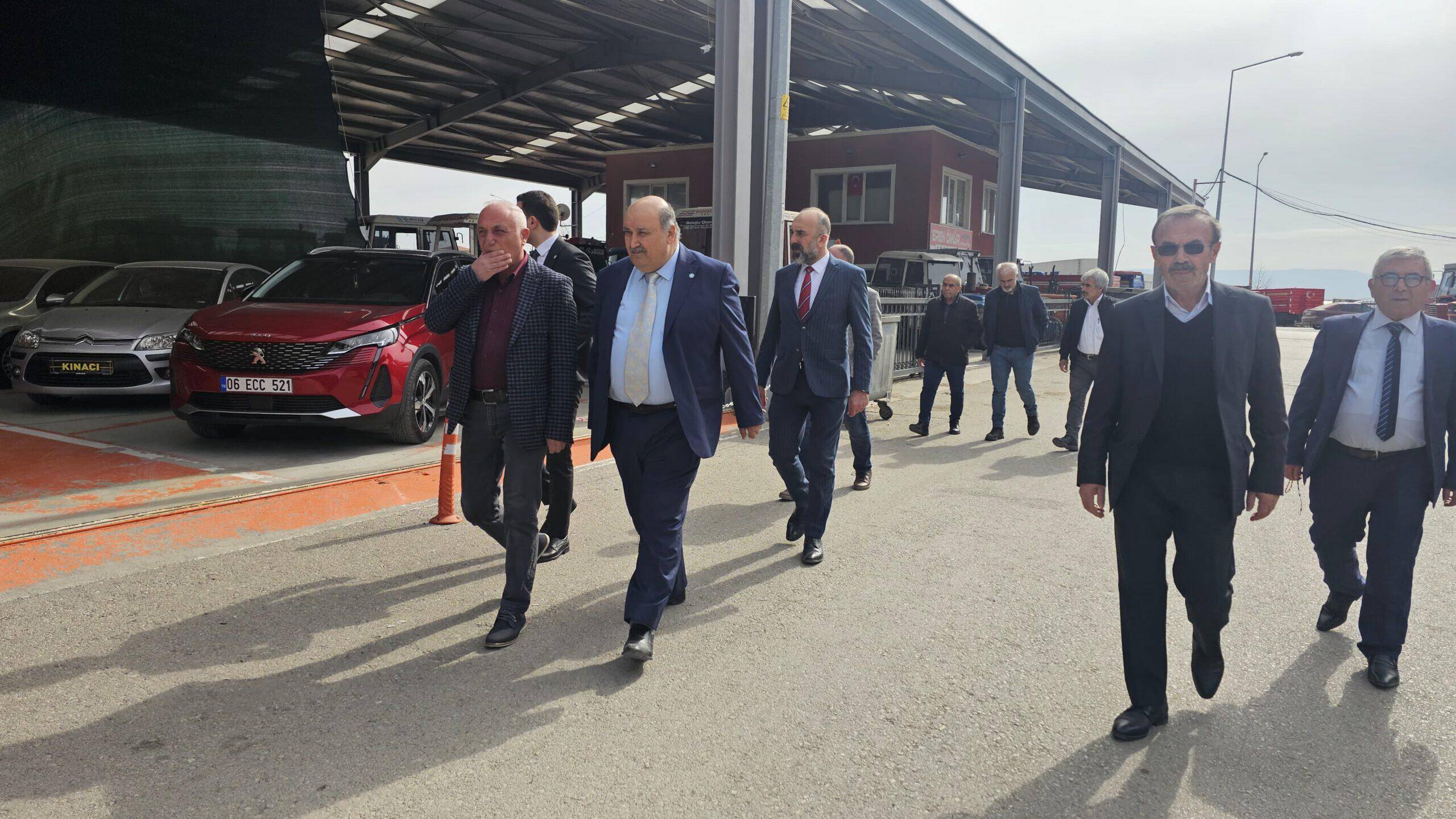 ERTEKİN, TRAKTÖRCÜLERLE DERTLEŞTİ