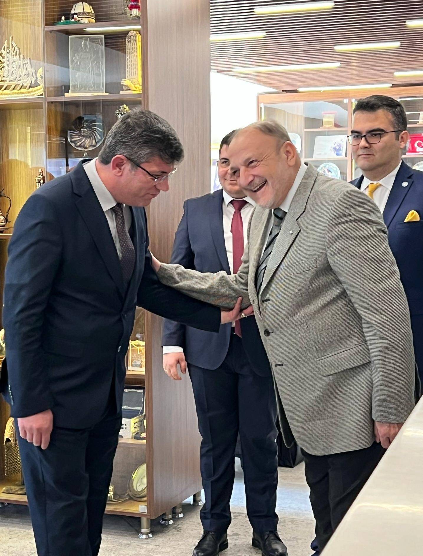 ÜNLÜ SİYASETÇİ OKTAY VURAL ÇORUM’A GELİYOR