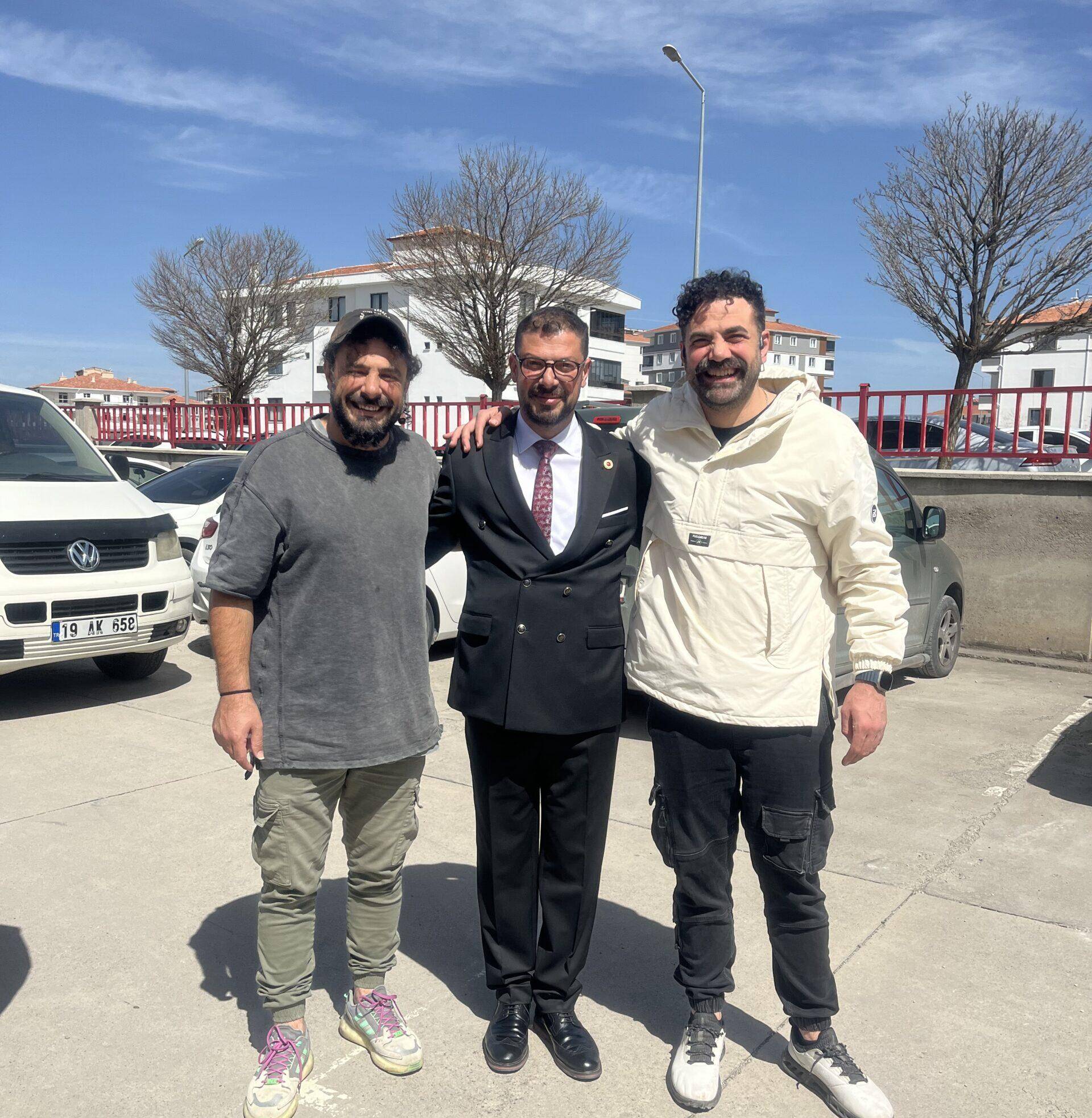 SANAT DÜNYASI ABİLERİNİ YALNIZ BIRAKMADI