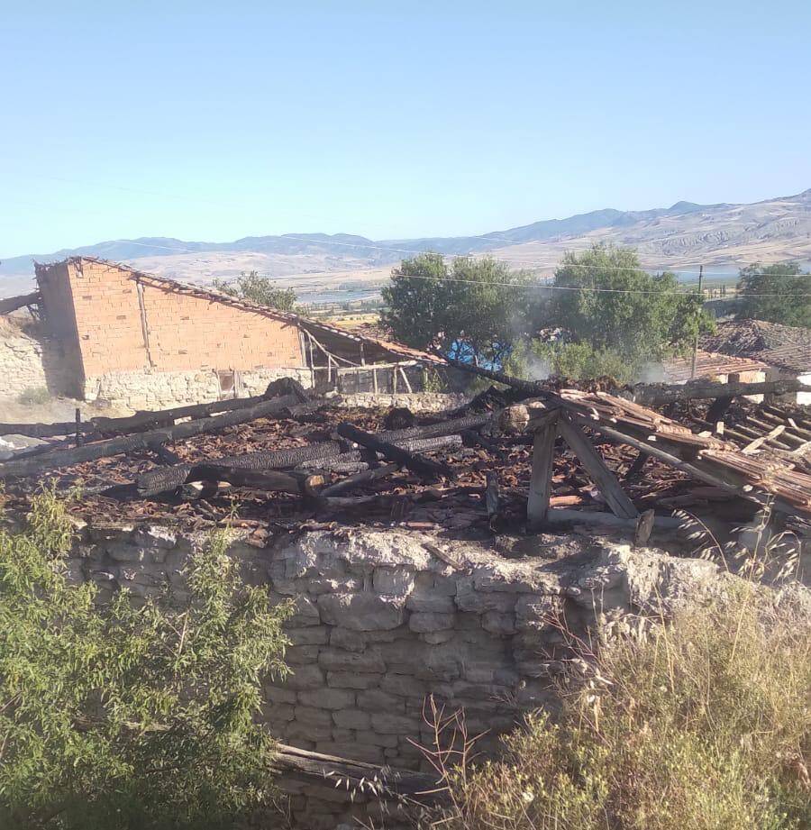 MUHTARIN VE KUZENİNİN AHIRLARI KUNDAKLANDI