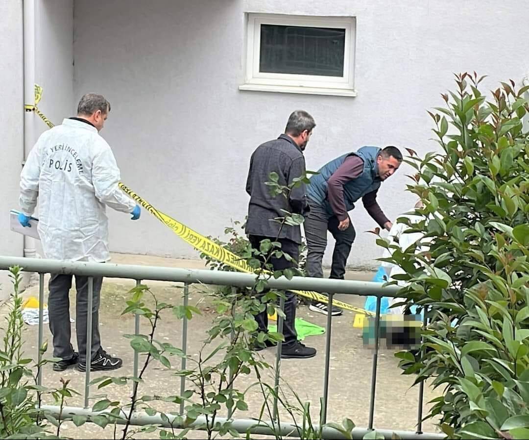 BALKONDAN DÜŞEN KADIN HAYATINI KAYBETTİ