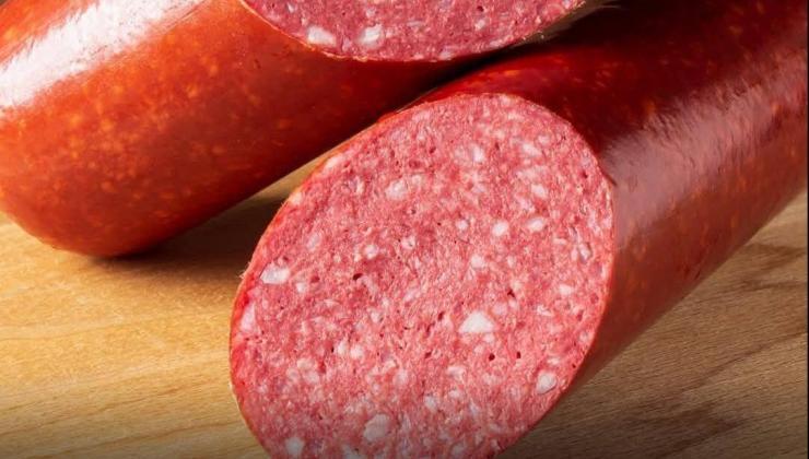 BU BİR AYMAZLIK DEĞİLDE NEDİR?BAKANLIK ÇORUM’DA ÜRETİM YAPAN SUCUK MARKASINI YİNE İFŞA ETTİ!..