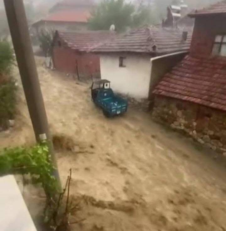 Aşdağul’da Selle Bir Birlikte10 Koyun Telef Oldu, 3 Kişide Sele Kapıldı