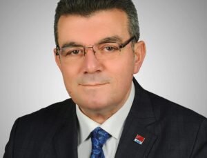 CHP İl genel meclisi Üyesi Er,   Atatürk Anıtındaki YıpranmalarıMeclisin Gündemine Taşıdı