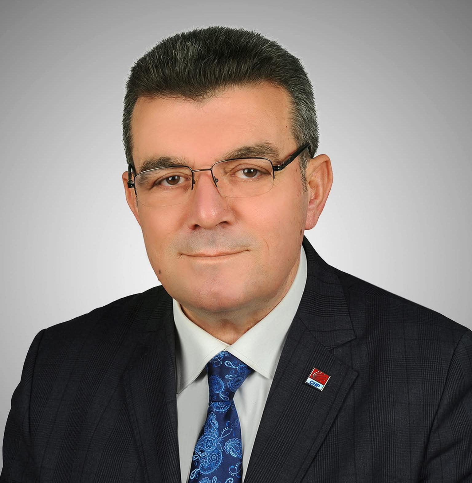 CHP İl genel meclisi Üyesi Er,   Atatürk Anıtındaki YıpranmalarıMeclisin Gündemine Taşıdı