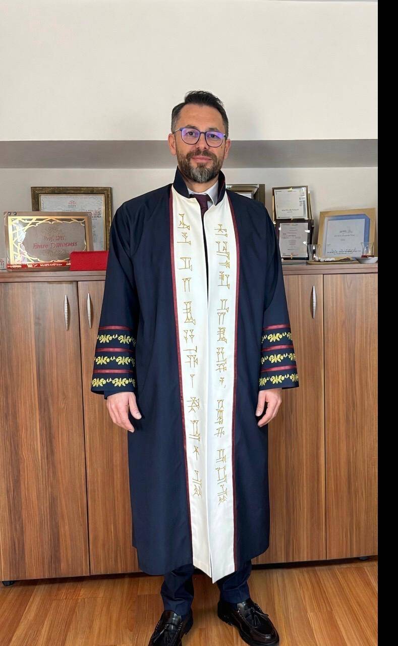 Hitit Üniversitesi’nde Profesörlük Gururu: Dr. Emre Demir Unvanını Aldı