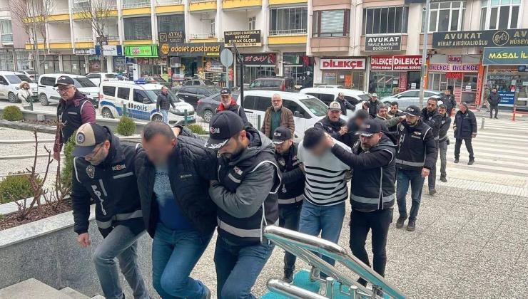 Çorum’da Esnafın Kabusu Bitti: Haraç Çetesi Şafak Operasyonuyla Çökertildi