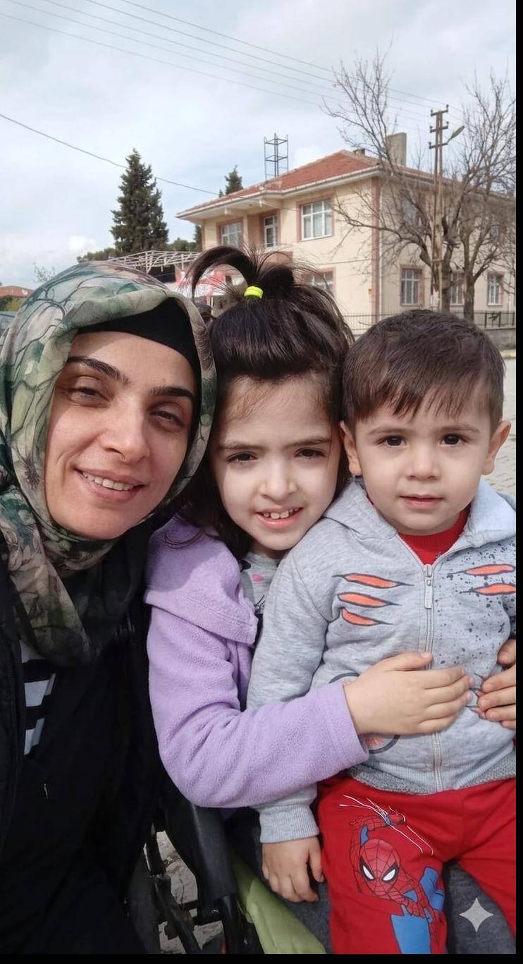 Sırtında Sadece Evladını Değil, Dünyanın Yükünü Taşıyor: Çorumlu Esra Annenin Çığlığı!