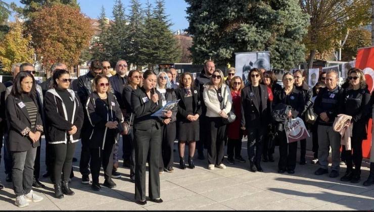 Tarihsel Gerçekliğe ve Devlet Geleneğine Aykırı “Vefasızlık “: Atatürk’süz Çanakkale Anması Hukuken ve Vicdanen Kabul Edilemez!