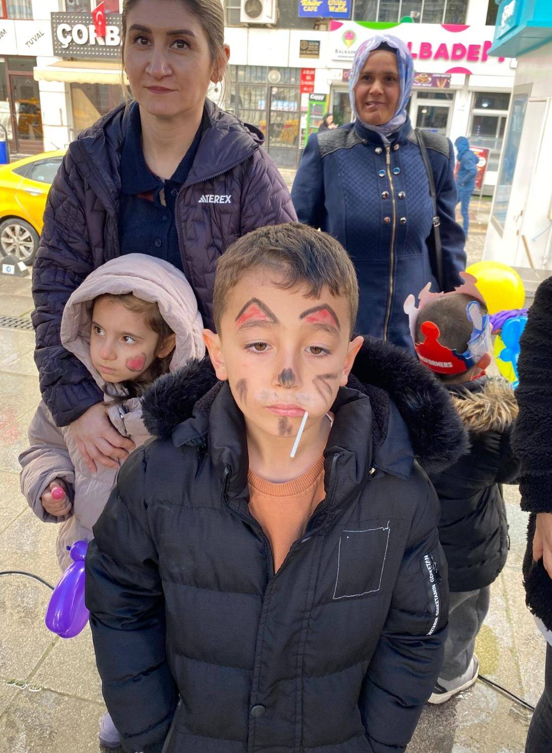 Çorum’da Çocukların Bayram Coşkusu: Eğitim-İş’ten Renkli 23 Nisan Şenliği
