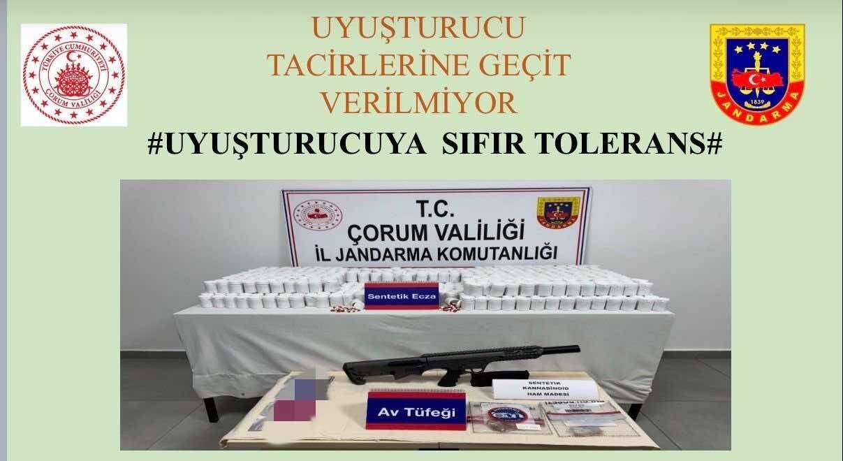 Jandarmadan Zehir Tacirlerine Büyük Darbe: Binlerce Uyuşturucu Hap Ele Geçirildi!