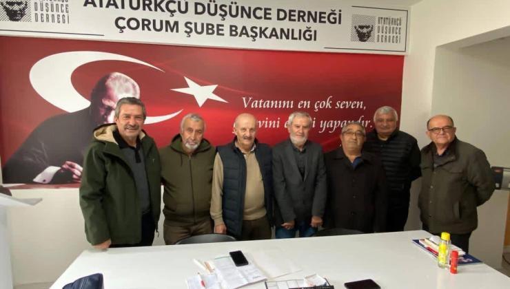 Yarım Asırlık Çınarlar Çorum’da Buluşuyor: Tebeşir Tozundan Dostluğa Uzanan Büyük Vefa!