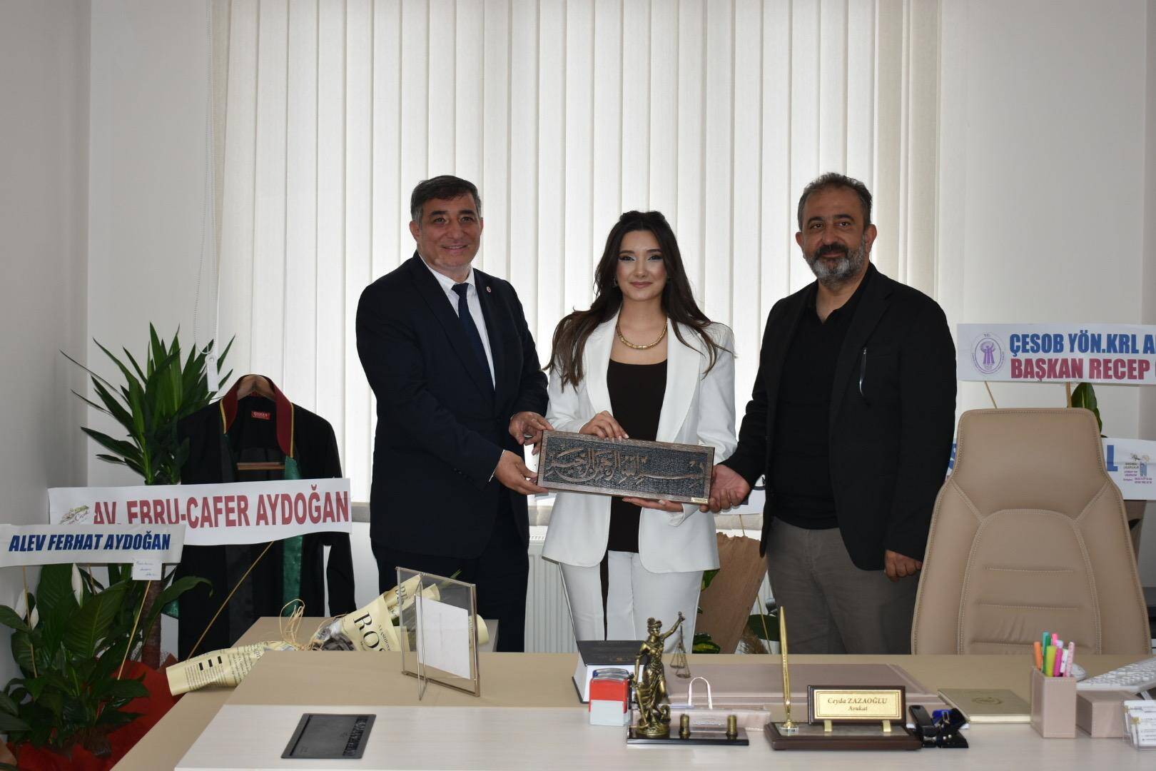Dayı-Yeğen Aynı Baroda Omuz Omuza: Avukat Ceyda Zazoğlu’nun Hukuk Bürosu Görkemli Bir Törenle Açıldı!