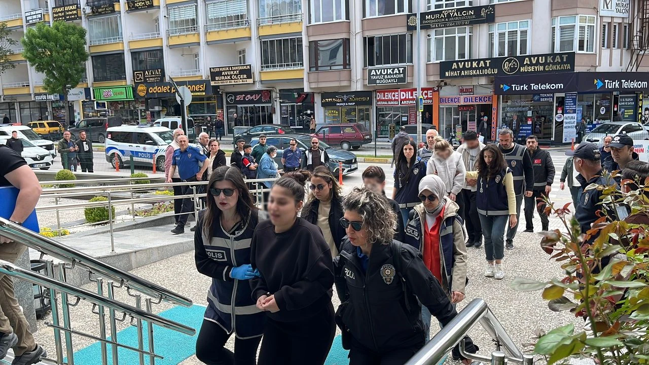 Güzellik Maskesi Altında Vurgun!
