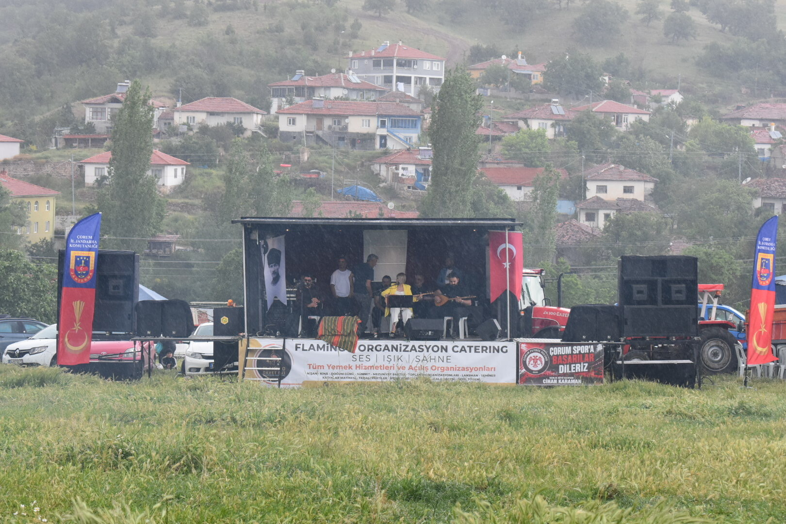 Gönüller Yağmura Meydan Okudu: Narlık Köyü’nde Kardeşlik Türküsü