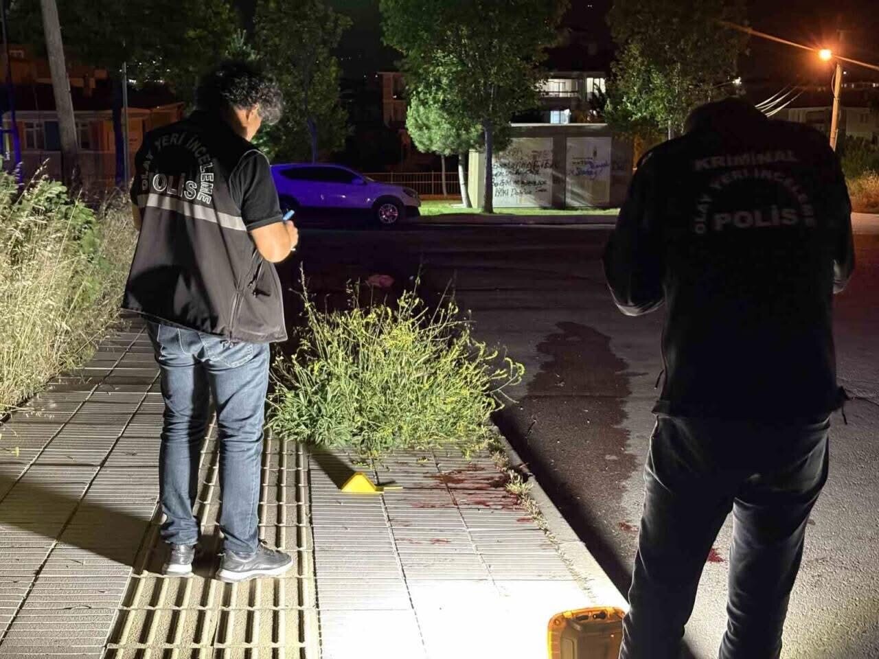 Çorum’da Kanlı Hesaplaşma: Bıçaklı Kavgada Yaralandı, Çocuk Parkında Yığıldı!