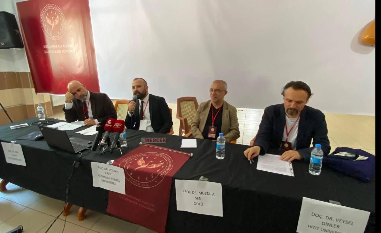 Çorum’da Tarihi Buluşma: Alevilik Kendi Dili ve Gerçekliğiyle Masaya Yatırılıyor