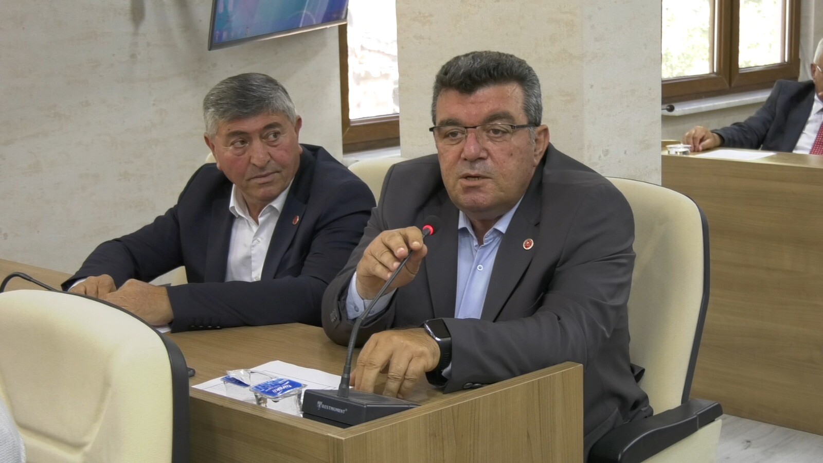 Ümit Er: “İş İnsanı Ahmet Ahlatcı, Açıklama Yapmalıdır “