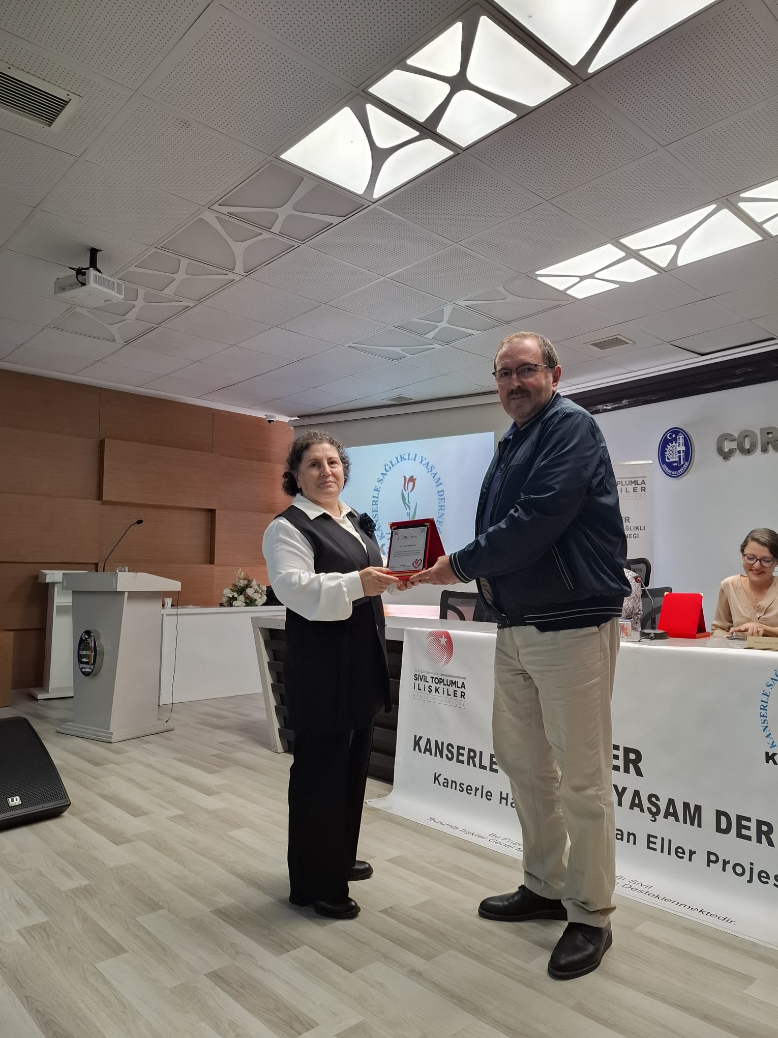 KA-DER’den Umut Veren Adım:”Kanserle Hayata Tutunan Eller” Projesi Kapsamında Dev Seminer ve Panel Düzenlendi