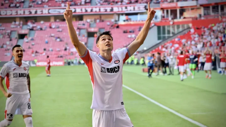 SAMSUN’DA İLK YARIDA ÇORUM FK FIRTINASI: 15 DAKİKADA 4 GÖL!