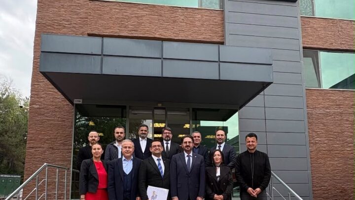ERKAN DALYAN VE EKİBİNDEN ECE HOLDİNG’E ZİYARET