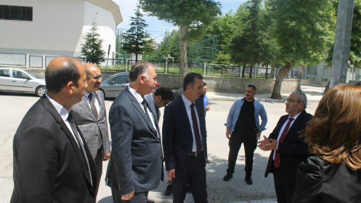 ÇORUM’DA ÖRNEK DAYANIŞMA: DENETİMLİ SERBESTLİK YÜKÜMLÜLERİ HEM İNFAZ EDİYOR HEM TOPLUMA DEĞER KATIYOR